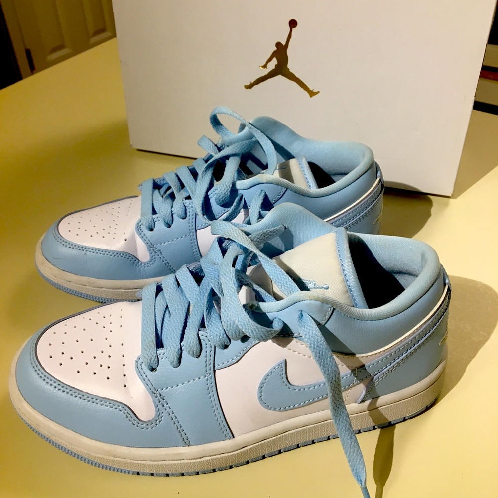 Air Jordan 1 Low (Ice Blue)